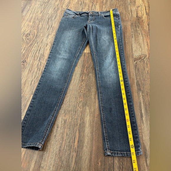 SO Beta Skinny Jeans Womens Juniors 7 Average Blue Denim Dark Wash Embroidered - Picture 4 of 13